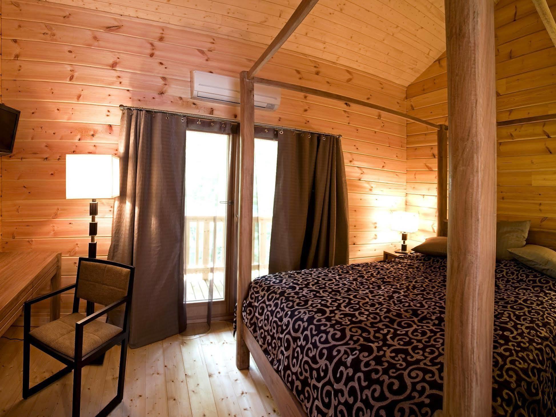 Les Grands Frenes Bed and Breakfast Plaine-de-Walsch Exteriör bild