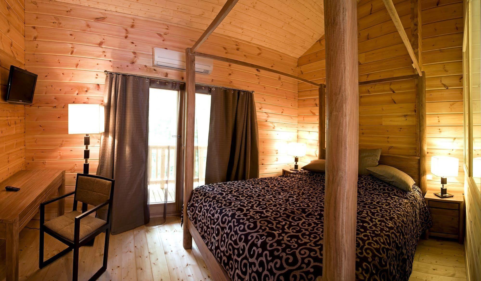 Les Grands Frenes Bed and Breakfast Plaine-de-Walsch Exteriör bild